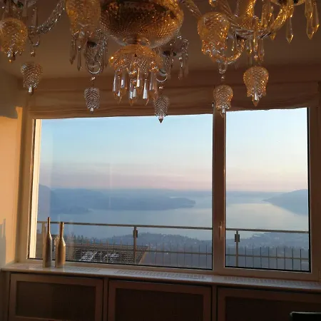 Bedandbreakfastvistalago Couette-café *