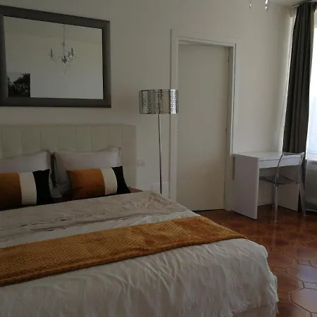 Couette-café Bedandbreakfastvistalago *